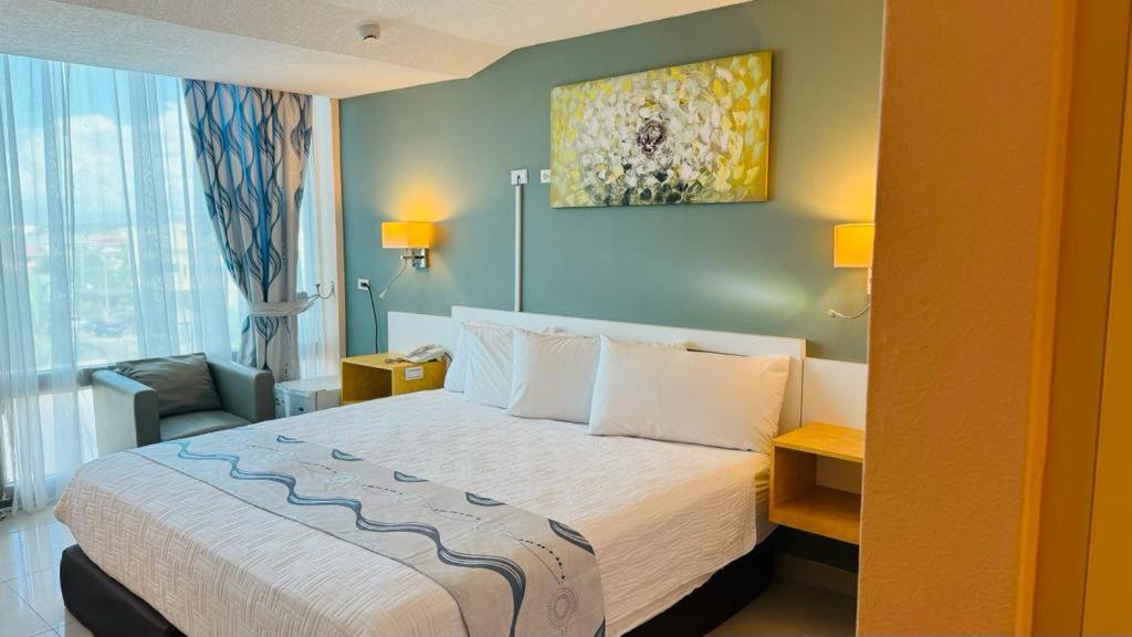 Golden Tree Hotel Belize Belize City Esterno foto